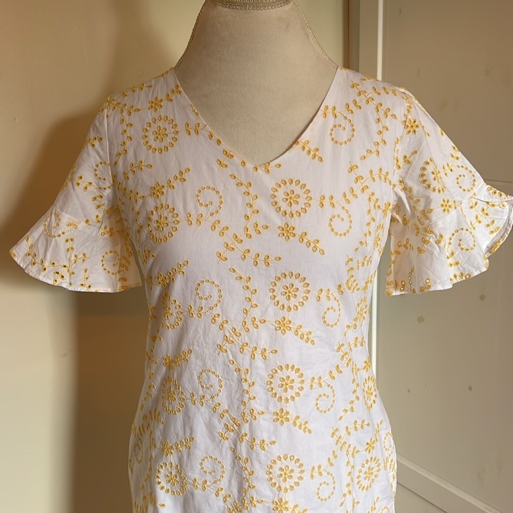 Isaac Mizrahi Live White Cotton Dress with Yellow Eyelet Embroidery Size 2 - Picture 2 of 11